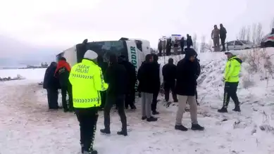 Kars'ta Otobüs Kazası: 23 Yaralı