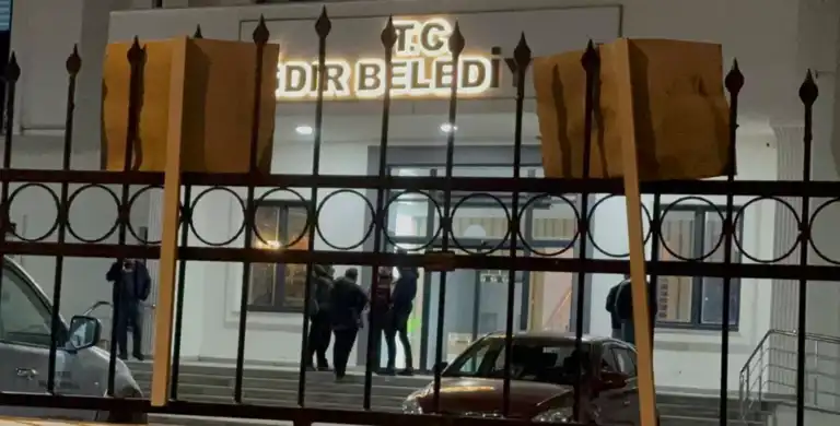 İl Başkanlığına Saldırı: Saldırganın Akıl Sağlığı Sorgulanıyor