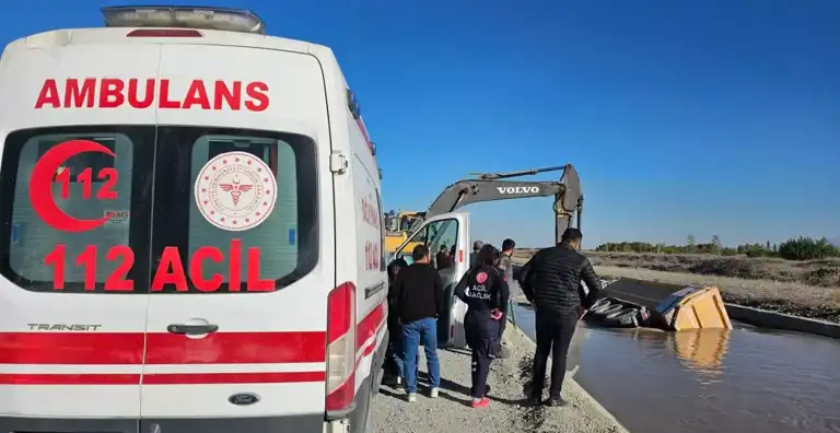 Doğu Anadolu'da Kamyon Su Kanalına Düştü