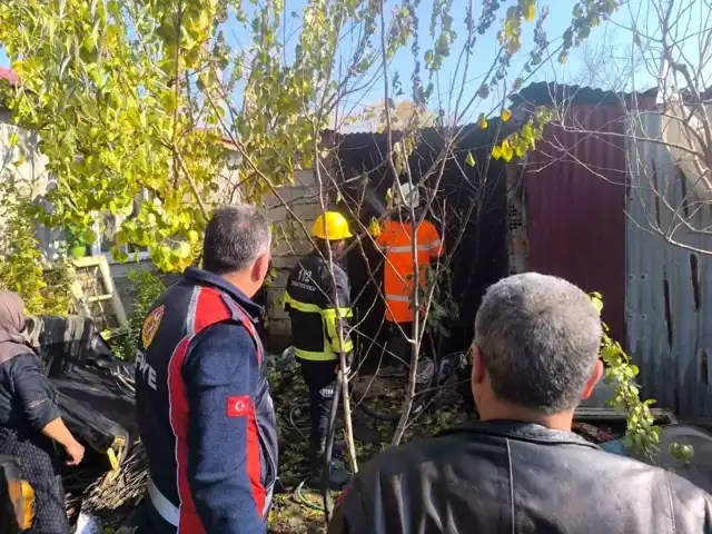 Köy Evindeki Tandır Yangını Söndürüldü