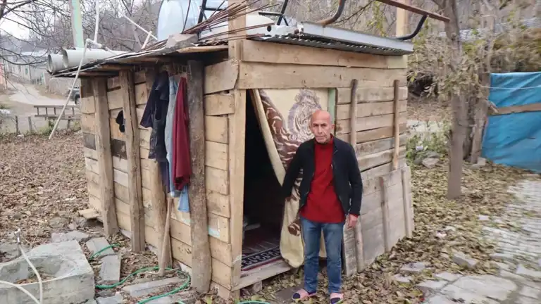 Yazar'a Konteyner Ev Hediyesi